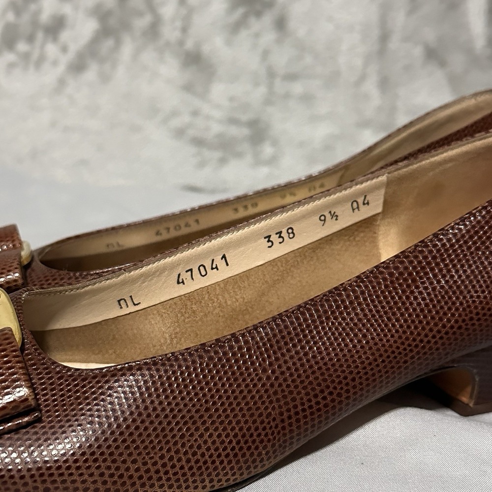 Salvatore Ferragamo Brown Leather Vara Lillaz Bow Pumps Heel Shoes Womens 9.5 A4 - Picture 6 of 14